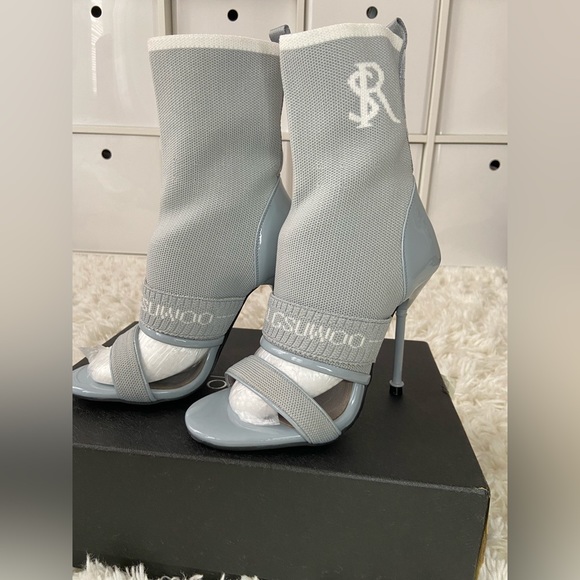 Blue Stilletto Sock Heels | GSUWOO - Picture 5 of 10